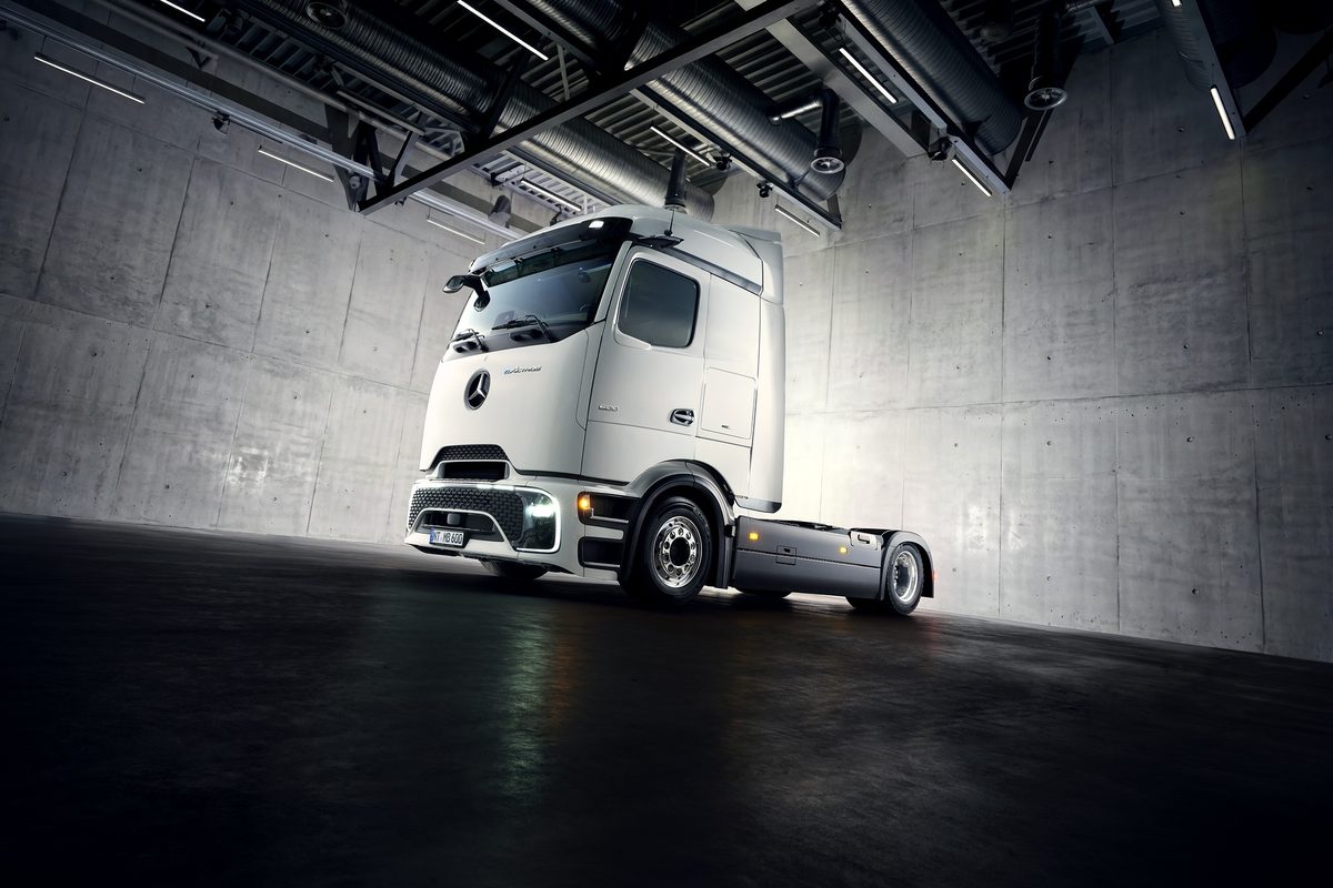 Mercedes-Benz eActros Lowliner