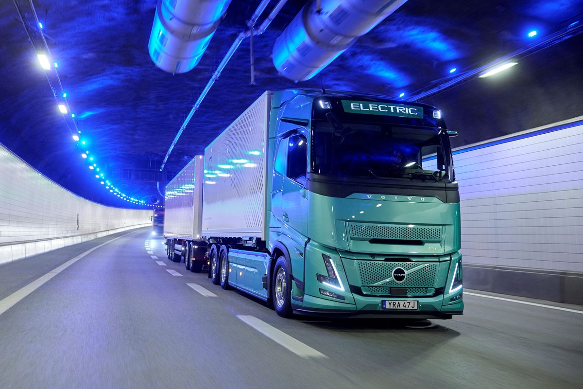 Volvo FH Electric 80-tonne rigid